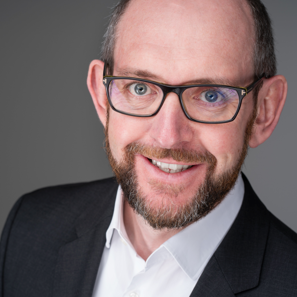 Portrait Robert Traxl - Über mich, Sachverständiger, Motivation, Erfahrungen, Hauptberufliche Tätigkeit, Ausbildung, Am neuesten Stand, Organisationen, Patente, Veröffentlichungen
